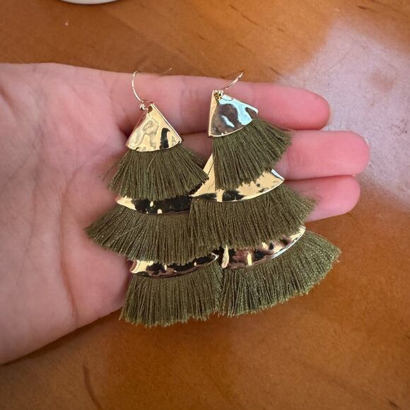 NWT Green Tassel Earrings - Picture 2 of 4